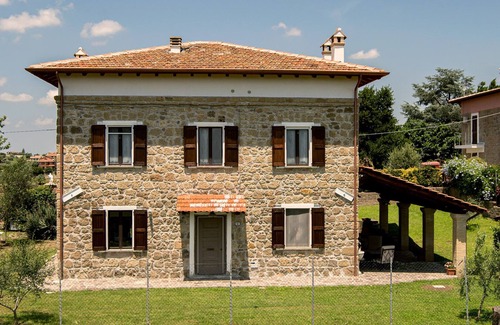 Riano Villa | Villa farmhouse North of Roma 25 min from P.za Del Popolo, train stat. Rm-Vt