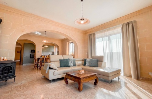 Gharb Villa | Villa Fieldend - Holiday Home