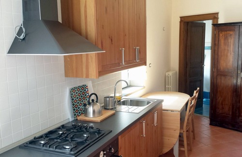 Calvanico Villa | VILLA FIORITA ideal for visiting VESUVIO POMPEI, PAESTUM NAPLES, COSTA D'AMALFI
