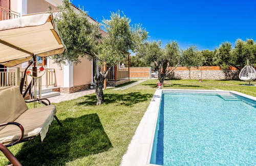Zakynthos Town Villa | Villa Fiorita with private pool