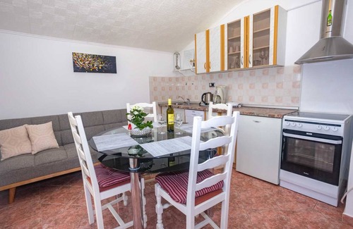 Matohanci House | VILLA FJORD Guest House with Pool