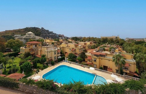 Konakli Villa | VILLA FLEURIE AVEC PISCINE PROCHE DE LA MER (2 CHAMBRES + SALON + TERRASSE)