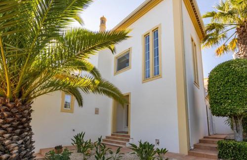 Mato Serrao Villa | Villa Flores