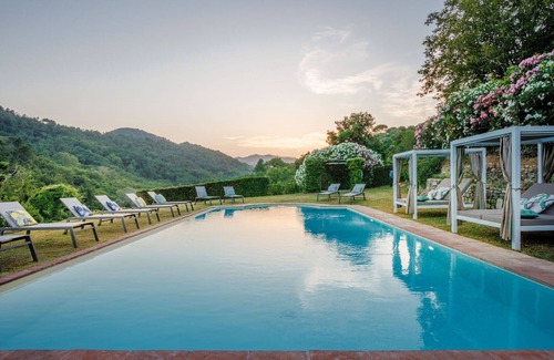 Vicopelago Villa | Villa Francigena Luxury 10 bedroom Farmhouse Villa