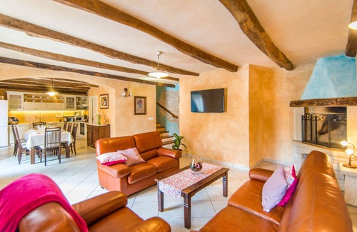 Tinjan Villa | Villa Fumica by Villa Plus