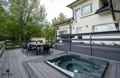 Lempaala Villa | Villa Gaia! - Luxury villa with jacuzzi and beach close to trainstation 10 minutes from Tampere city! 1,5 hours to Helsinki