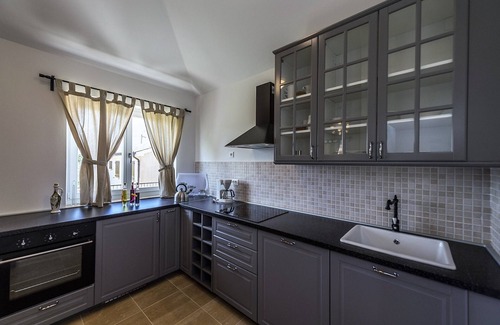 Farini Villa | Villa Gardenia represents an ideal combination of comfort, privacy, home warmth