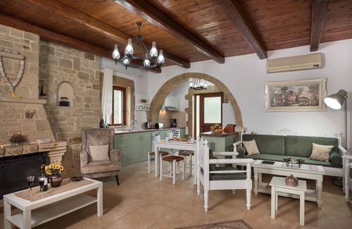 Embrosneros Villa | Villa Gianna - Vacation Villa rental with private pool in Crete