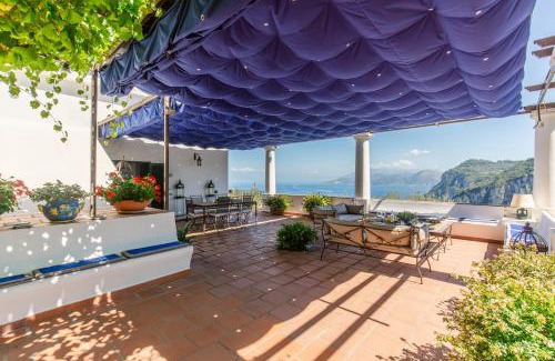 Marina Grande Villa | Villa Ginestra by Elite Villas