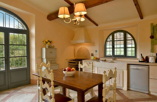 Casale Marittimo Villa | Villa Ginestra by Fantasia Villas