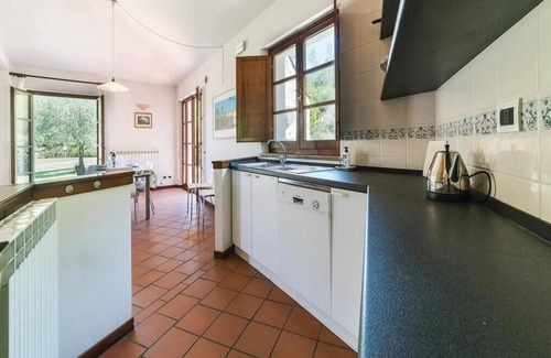 Bettona Villa | Villa Giulia in Bettona, Perugia, with Swimming Pool and Tennis Court