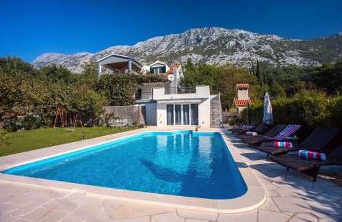 Gata Villa | Villa Golden Garden with 50sqm private pool