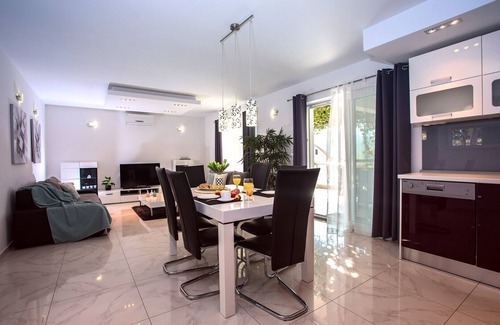 Gata Villa | Villa Golden Garden with 50sqm private pool