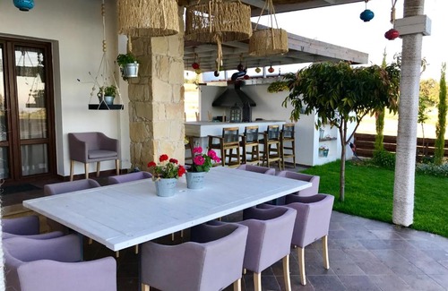 Anogyra Villa | Villa Grand Zeus