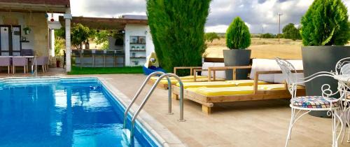Anogyra Villa | Villa Grand Zeus