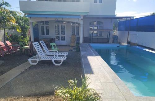 Midlands Ski Chalet | Villa GRANDE BAIE Geranuim La Croisette