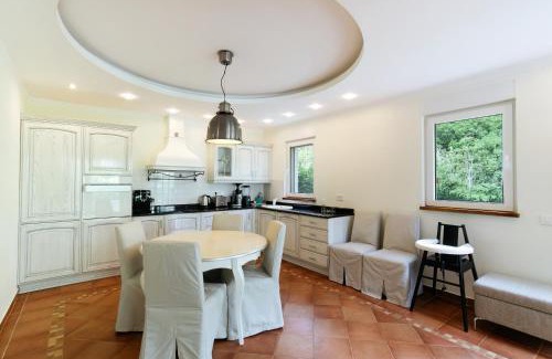 Orahovac Apartment | Villa Green Hill with Private pool & Scenic view