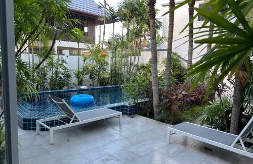 Rawai Villa | Villa Guenlaur 3 studios with kitchenette and pool