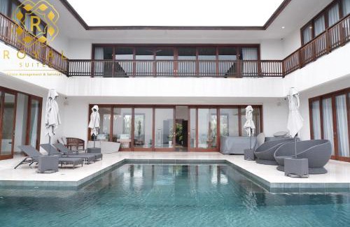 Tanjung Uncang House | Villa Harimau - Pinewood by Royal Suites