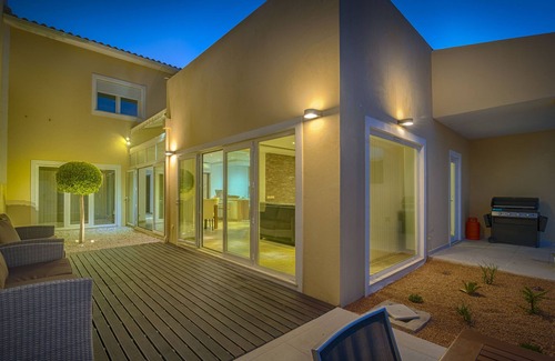Branqueira Villa | Villa Heatable Pool- Jacuzzi - sauna -Gym -Snooker - Sea View Massage C.