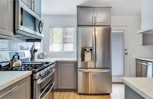 Old Las Palmas Condo | Villa Hermosa Getaway-Walk to Downtown