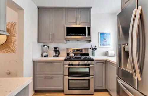 Old Las Palmas Condo | Villa Hermosa Getaway-Walk to Downtown