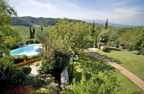 Montopoli in Val d'Arno Villa | Villa in Montopoli In Val D'arno with 5 bedrooms sleeps 9