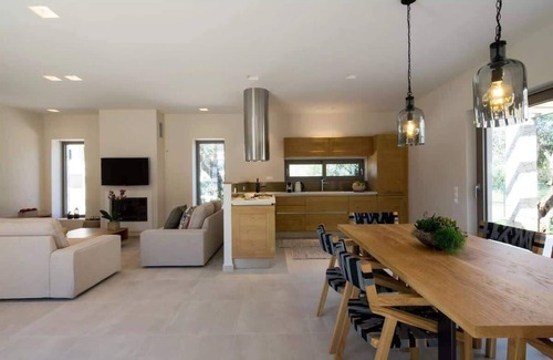 Agios Matthaios House | Villa Ianira – Private Pool, Gym & Garden Views