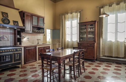 Rignano sull'Arno Villa | Villa 'Il Frassine' with Private Pool, Wi-Fi and Air Conditioning