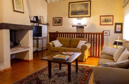 Avenale Villa | Villa il Sospiro, surrounded by nature of Le Marche