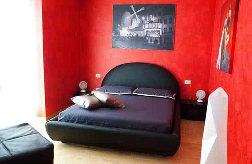 Cologna Spiaggia Bed & Breakfast | villa imago room moulin rouge