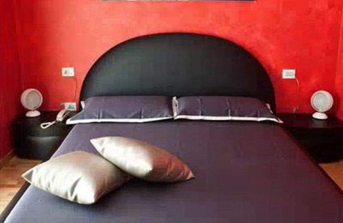 Cologna Spiaggia Bed & Breakfast | villa imago room moulin rouge