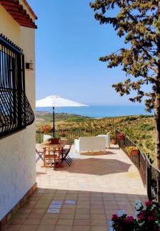 Sciacca House | villa immersa in oliveto vista mare