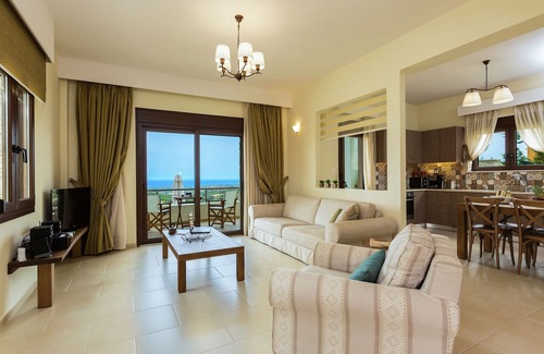 Skouloufia Villa | Villa in Arkadi with Panoramic Pool Views