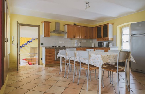Castagnole delle Lanze Villa | Villa in the Langhe area