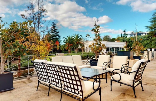 Hortaleza Villa | Villa in Madrid with 6 bedrooms sleeps 12