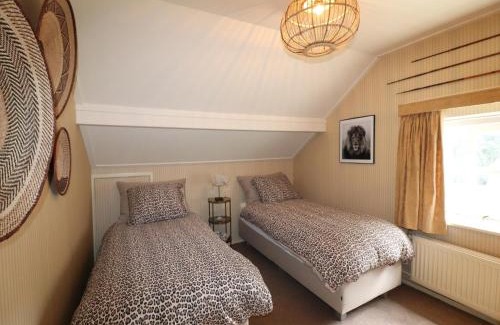 Rheezerveen Villa | Villa in Ommen with Private Pond