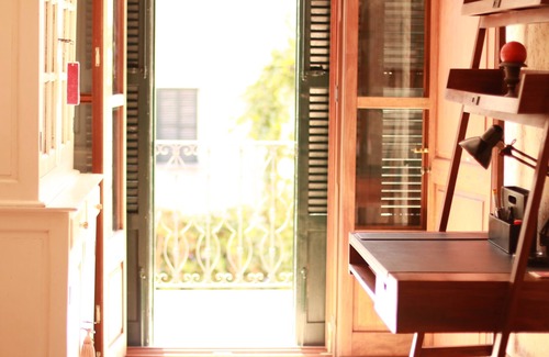 El Terreno House | Villa in Palma, Patios, garage & location.