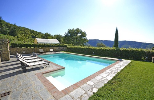 Pieve di Chio Villa | Villa in Poggioni with 3 bedrooms sleeps 6