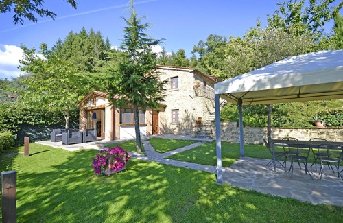 Pieve di Chio Villa | Villa in Poggioni with 3 bedrooms sleeps 6