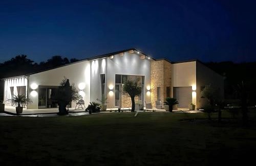 Saint-Corneille Villa | Villa in Saint-Corneille with Private Jacuzzi