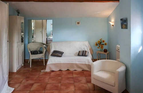 Peyrolles-en-Provence Villa | Villa in the heart of nature, with swimming pool, near Aix-en-Pce.