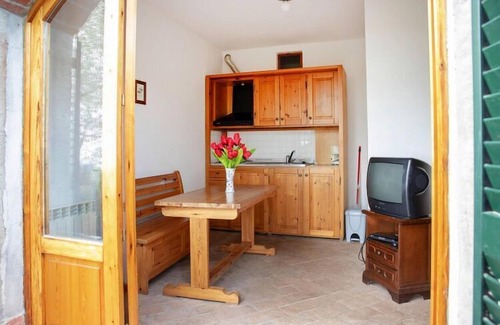 Giugnano Apartment | Villa in Tuscany near Vinci Museum