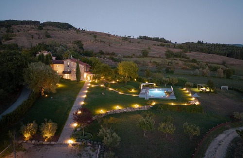 Bibbiena House | Villa in Tuscany with Pool & Panoramic Views