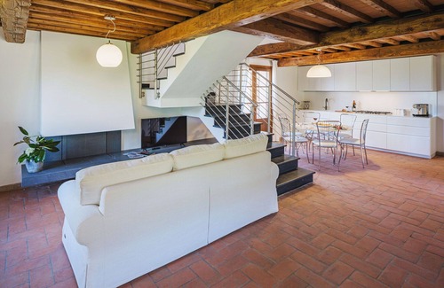 Vicopisano Villa | Villa/Independent home in Vicopisano with 2 bedrooms sleeps 6