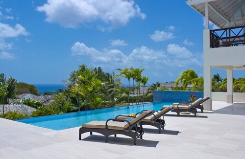 Merlin Bay Villa | Villa Infinity House by Fantasia Villas