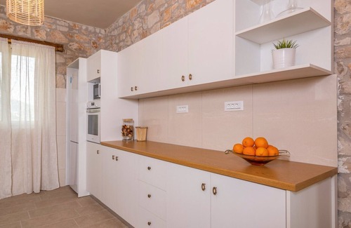 Ano Vasilikos Villa | Villa Ionio Beach House by Villa Plus
