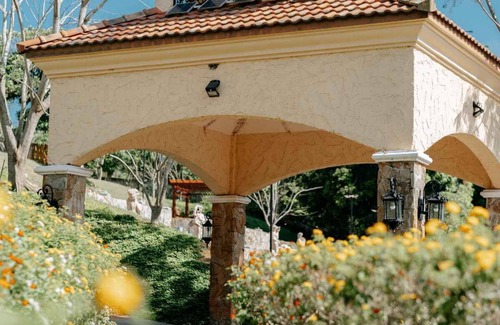 Tagaytay House | Villa Isabella by Villa D'Este