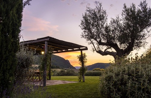 Montelovesco Villa | Villa in San Giovanni Del Pantano with 6 bedrooms sleeps 12