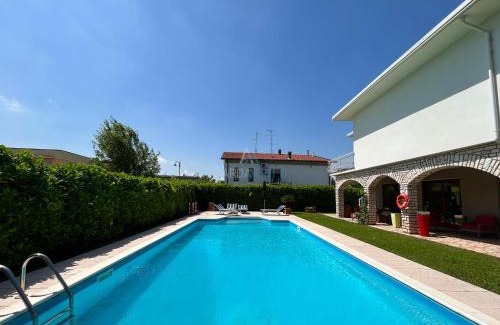 Lugana Apartment | Villa Marina - Risveglio Vista Lago con Piscina